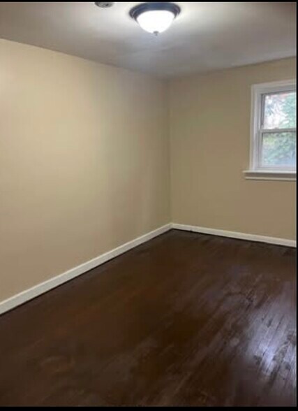 2nd bdrm - 2462 Brookwood St