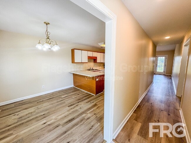 Building Photo - 5180 Deveron St