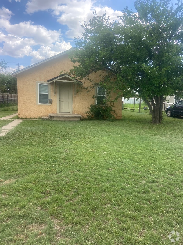 Building Photo - 904 8th Ave