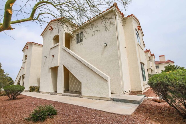 Primary Photo - 2 BEDROOM CONDO IN HENDERSON