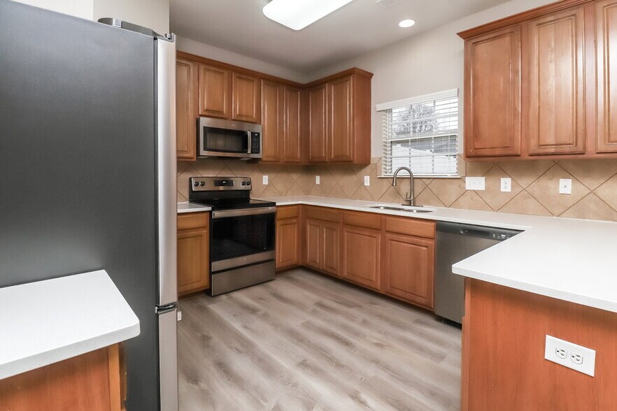 Building Photo - 418 Whitewater Way NW