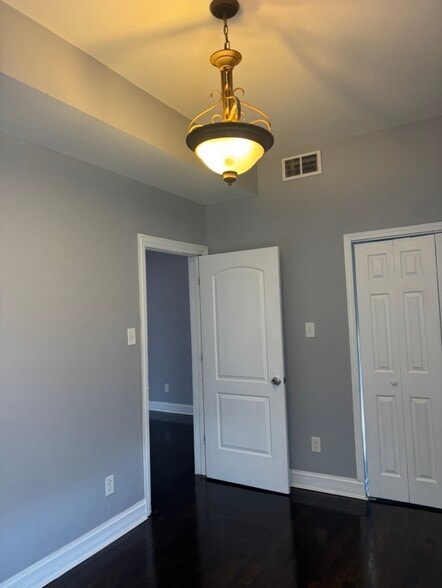 Building Photo - 3851 W Adams St