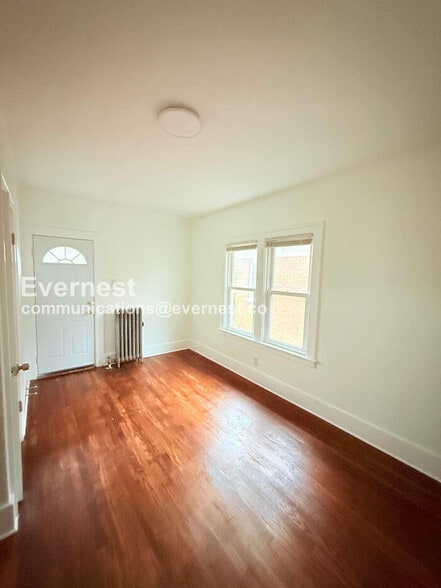 Building Photo - 2651 Calvert Ave