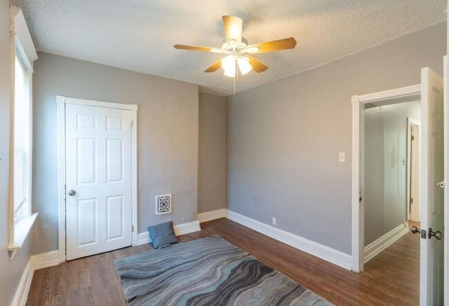 Building Photo - 2835 Winton St