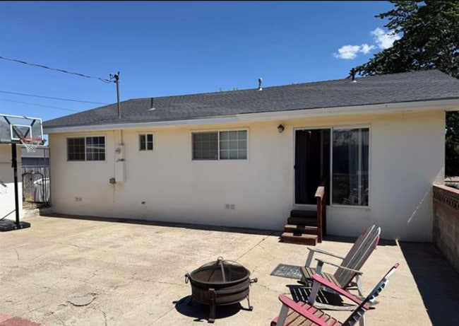 Building Photo - 328 Minckler Ave