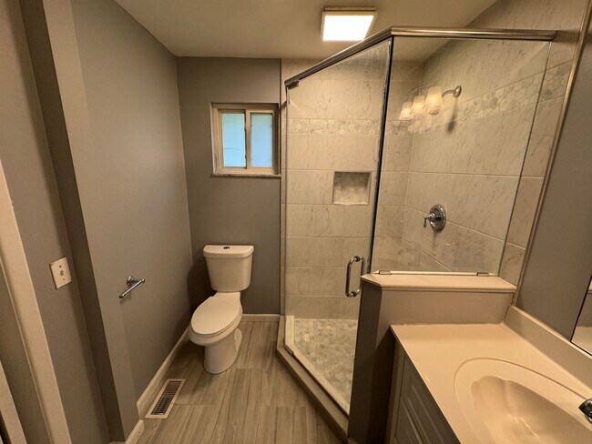 Building Photo - Snacks / Guion Creek - Washington TWP 3 Bed 2 Bath