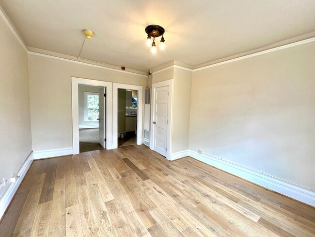 Building Photo - ROSEG01