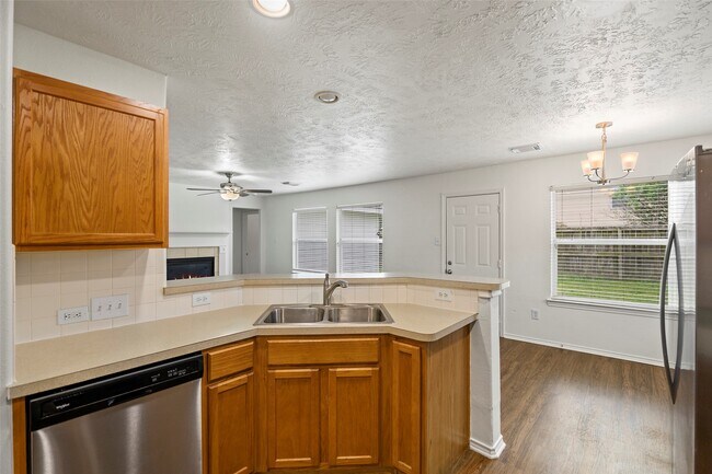 Building Photo - 18401 Sunrise Oaks Ct