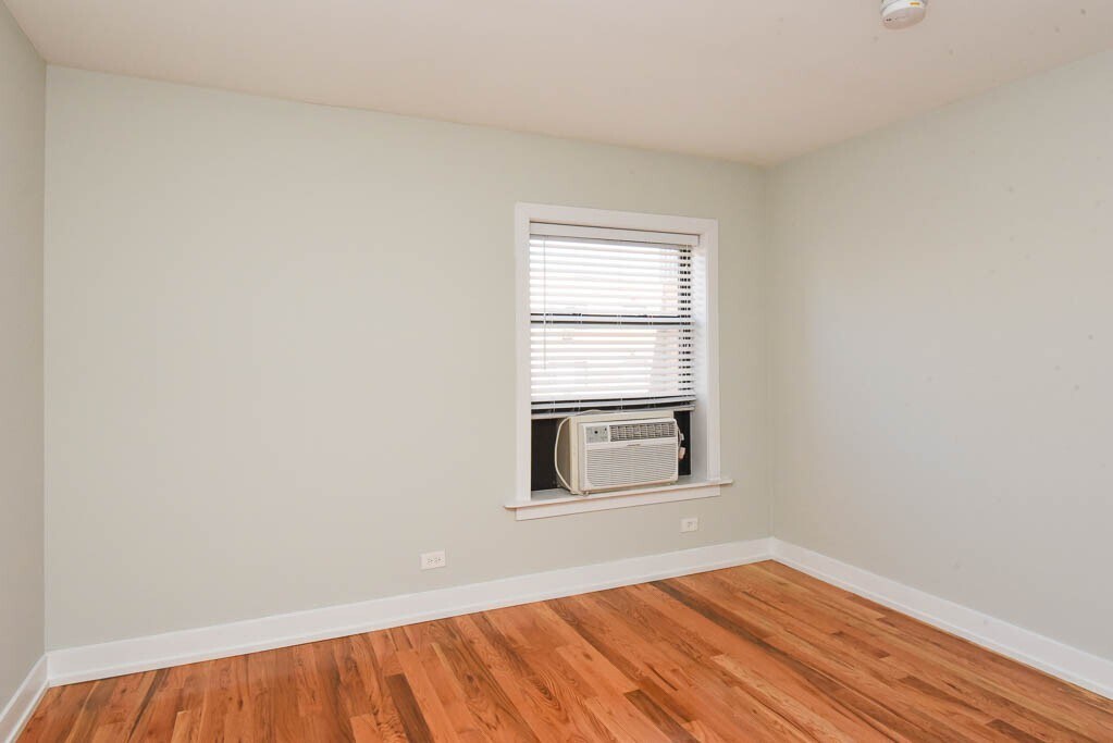 Building Photo - 555 W Arlington Pl