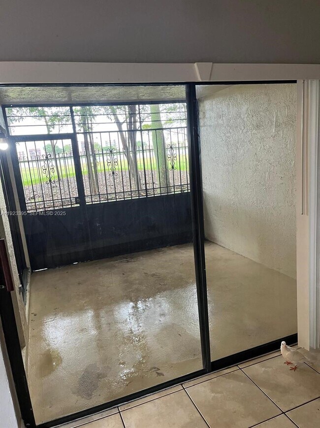 Building Photo - 20320 NE 3rd Ct