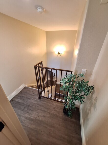 Building Photo - 3989 Nobel Dr