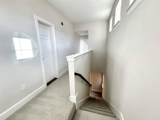 Building Photo - 1367 Branchwood Pl