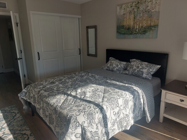 Secont Bedroom, queen bed - 8879 E Friess Dr