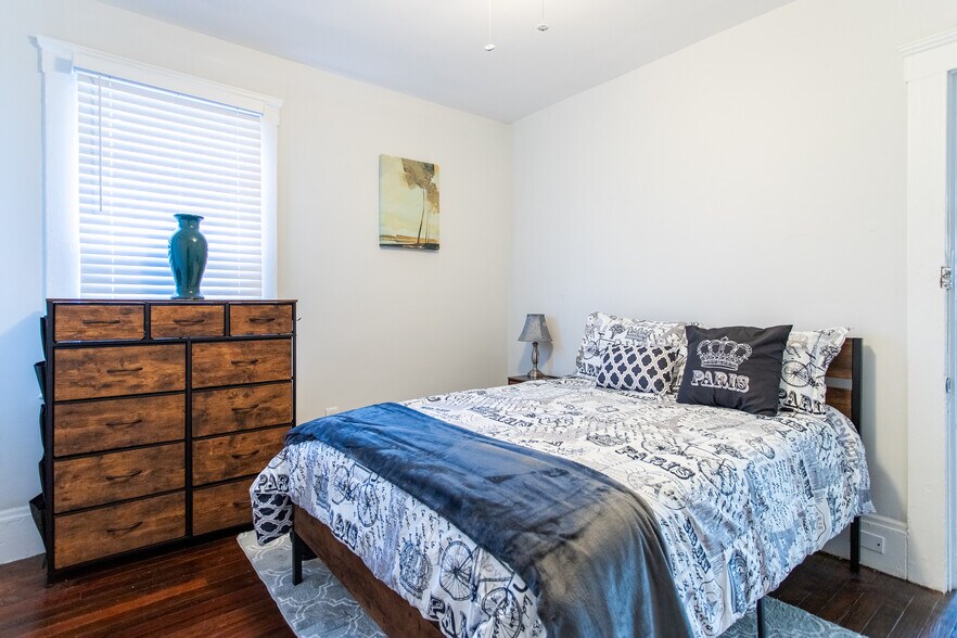 Bedroom 2 of 5 - 10605 Ashbury Ave