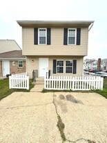 Building Photo - 700 Wolftrap Ln