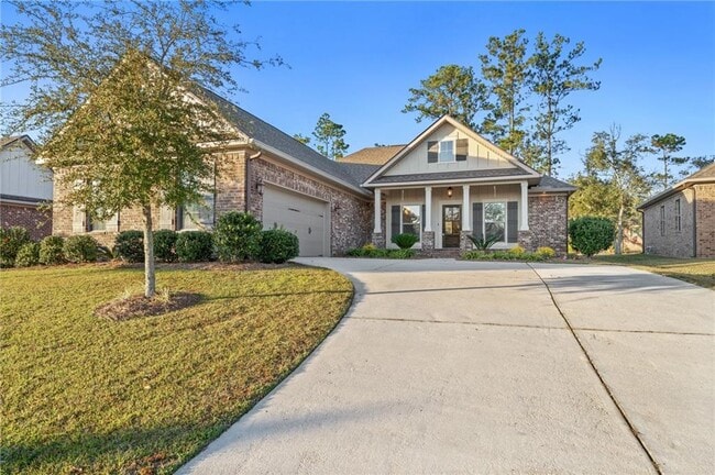 Building Photo - 7817 Hemlock St