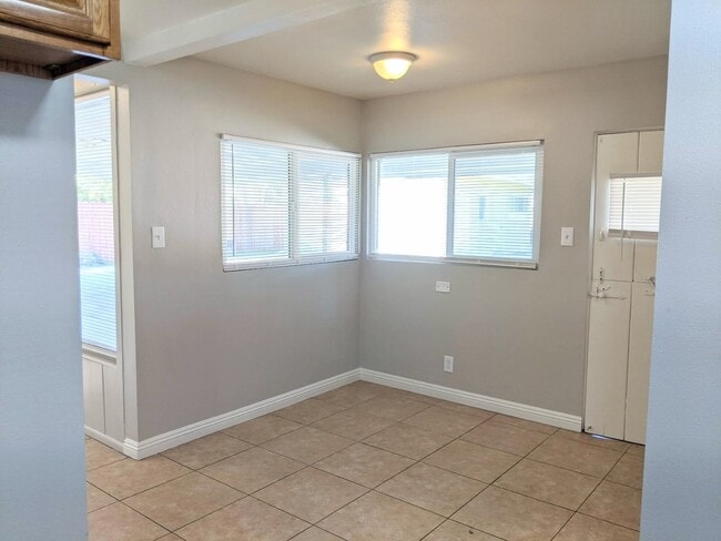 Building Photo - 156 E Marshall Blvd