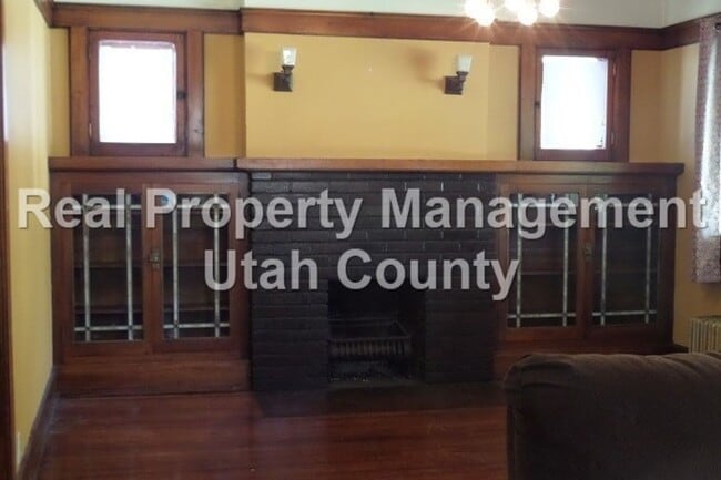 Building Photo - 159 N 400 E