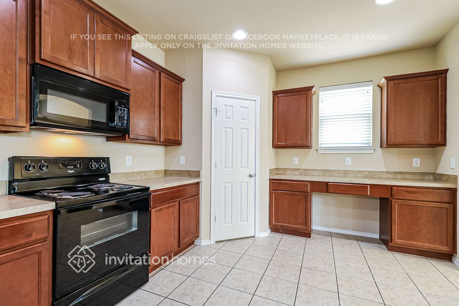 Building Photo - 5544 Thunder Bay Dr