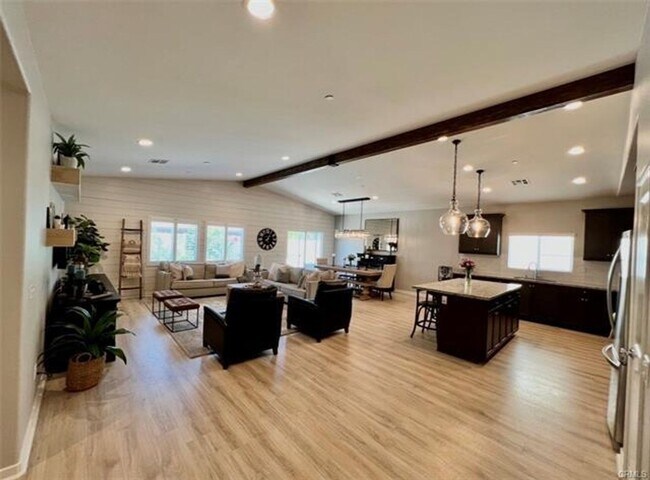 Building Photo - Spencers’s Crossing Home