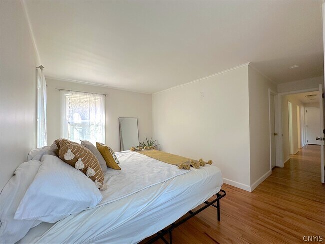 Building Photo - 4055 Bristol Rd