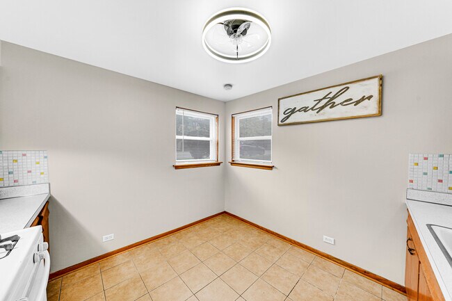 Building Photo - 4920 N Harlem Ave
