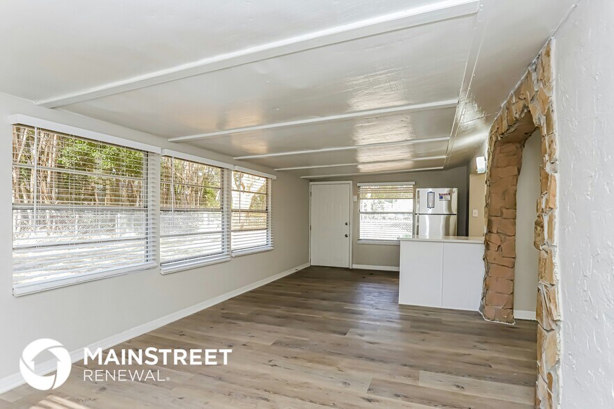 Building Photo - 1132 Hollywood Ave