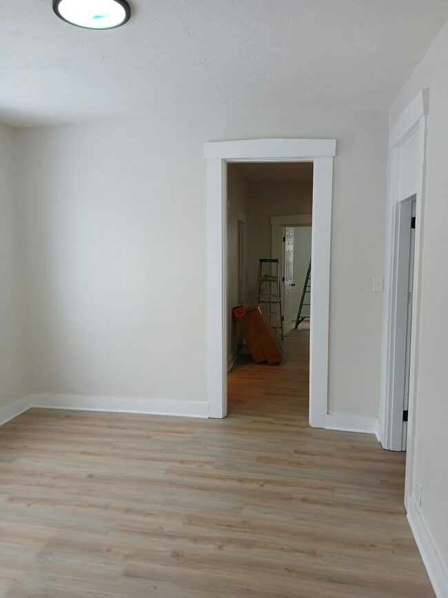 Building Photo - 1528 Chapel St