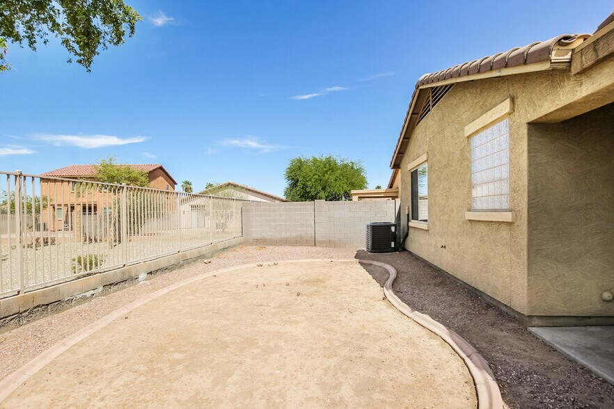 Building Photo - 6920 W Alta Vista Rd