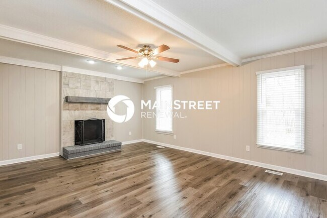 Building Photo - 4 Bedroom Pet-Friendly Home in Greensboro, NC with Main Street Renewal