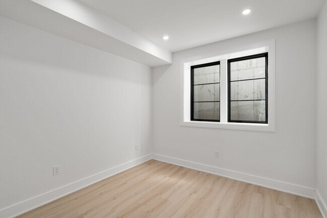 Building Photo - 47 Ripley St