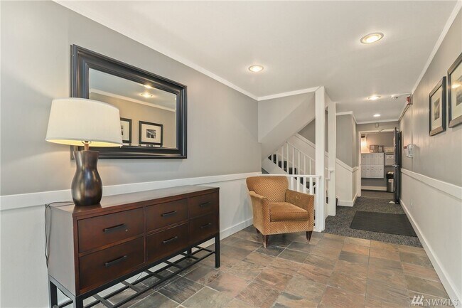 Building Photo - 1707 Boylston Ave