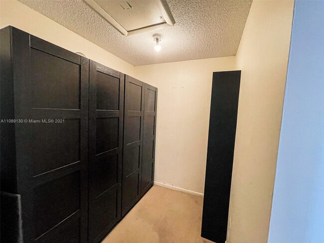 Building Photo - 228 Lakeside Cir