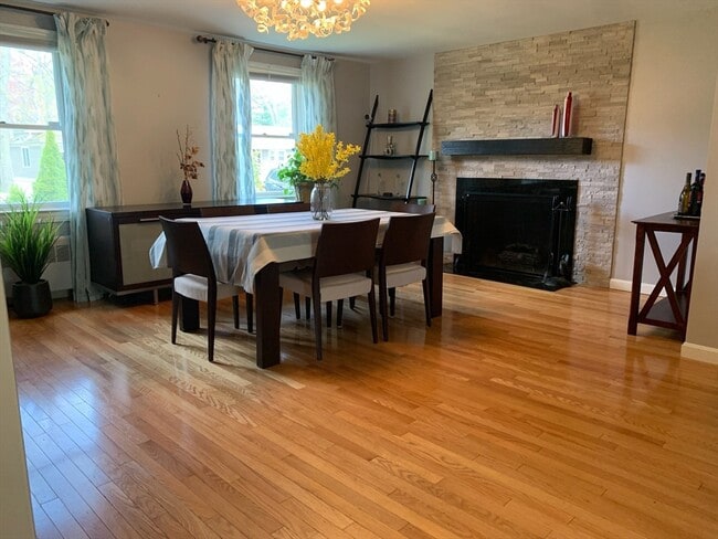 Building Photo - 31 Hunnewell St