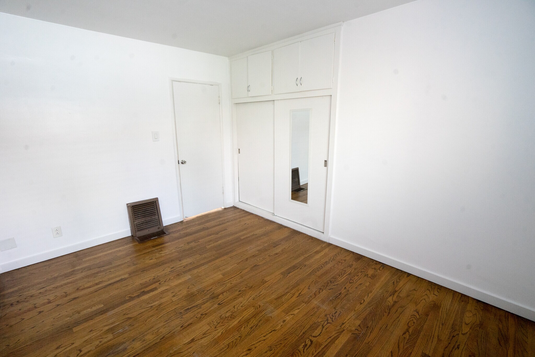 Bedroom - 5614 Auckland Ave