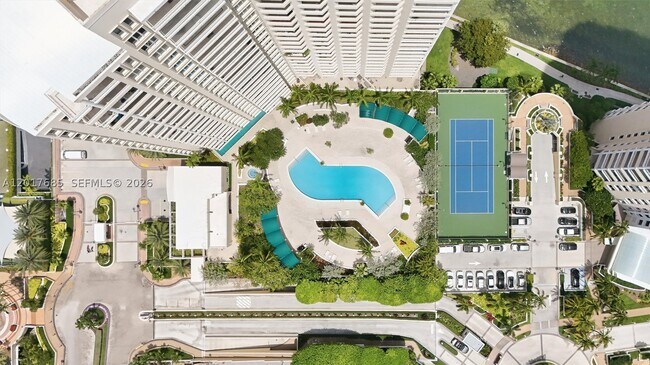 Building Photo - 888 Brickell Key Dr