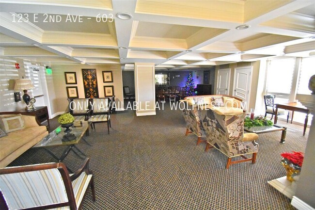 Building Photo - Stunning Downtown SLC Condo - Spacious & P...