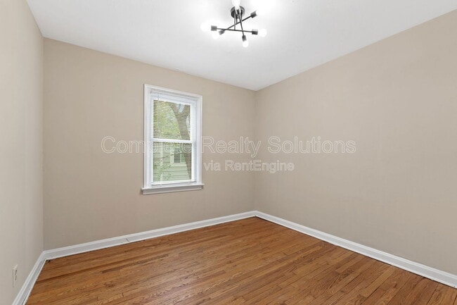 Building Photo - 2019 Raven Dr