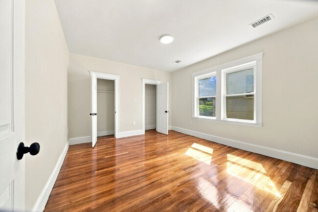 Building Photo - 32 Westmore Rd