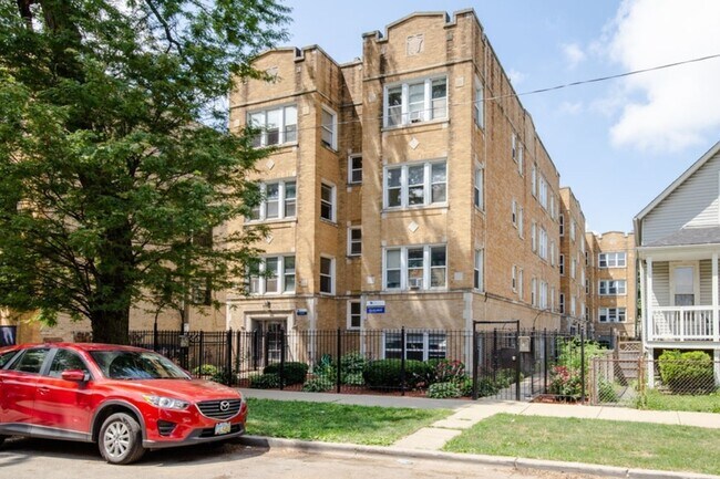 Primary Photo - 1916 N Drake Ave