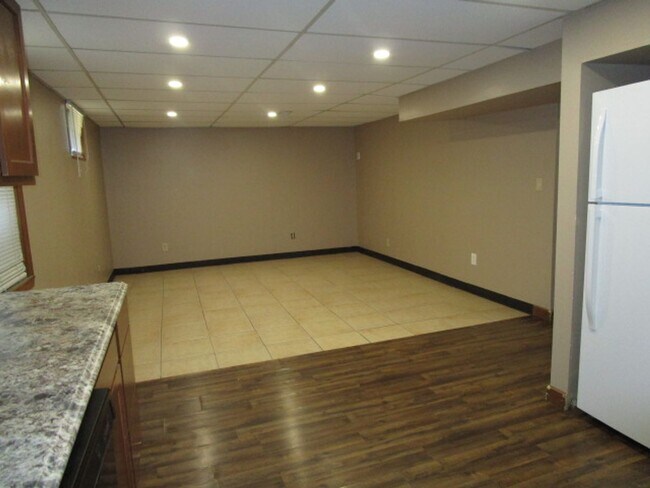 Building Photo - Fremont 1014