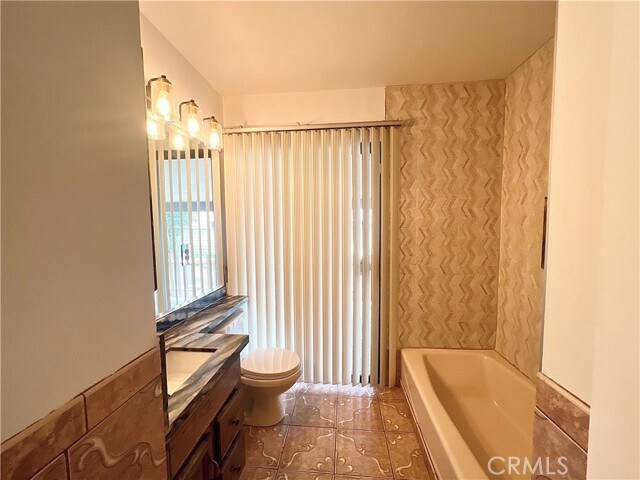 Building Photo - 503 N California Ave