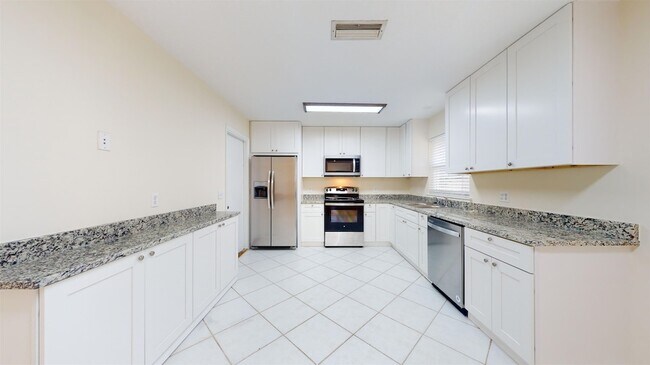 Building Photo - 620 Segovia Rd