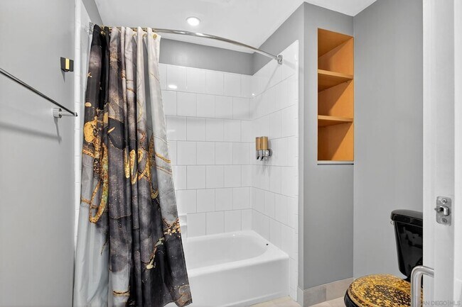 Building Photo - 321 Tenth Ave