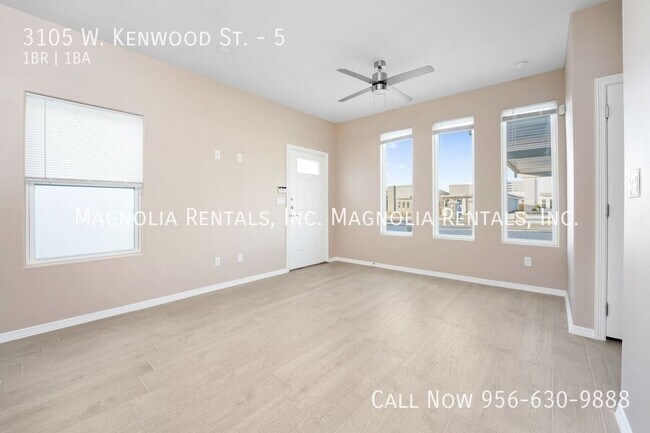 Building Photo - 3105 W Kenwood St