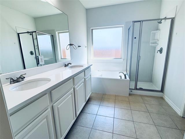 Building Photo - 12505 Ocean Spray Dr