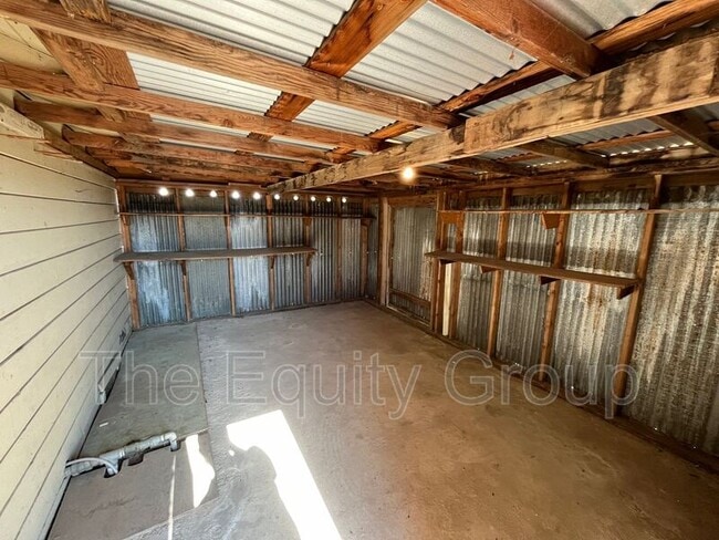 Building Photo - 228 W Teapot Dome Ave