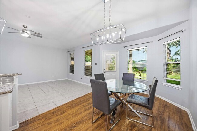 Building Photo - 1029 Riverwood Dr