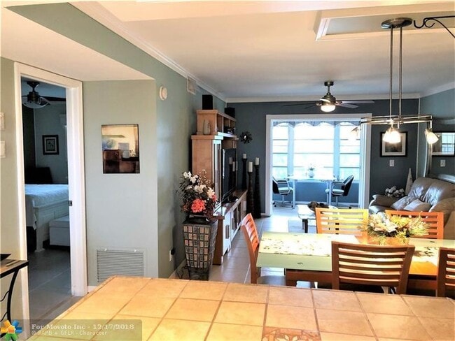 Building Photo - 2515 NE 1st Ct