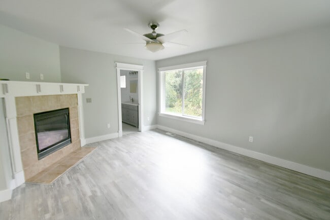 Building Photo - 2430 106th Dr SE